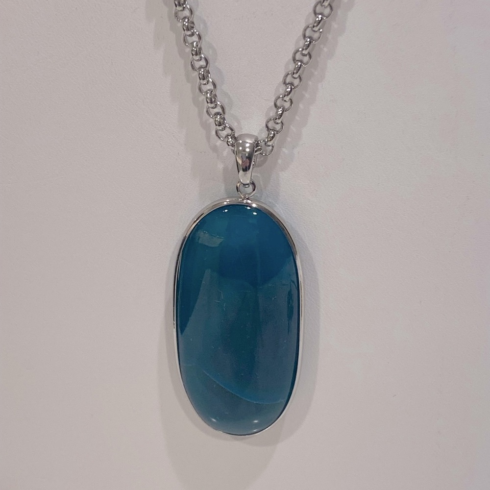 White House Black Market necklace